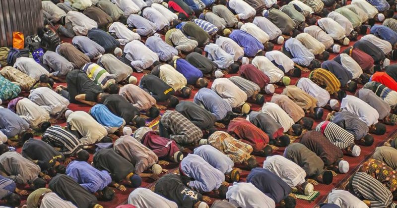 Cuma saati neden hâlâ anayasal bir hak değil?