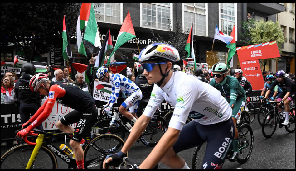 Taraftarlar 2025'te Filistin'i spor dünyasının görmezden gelemeyeceği bir konu haline getirdi