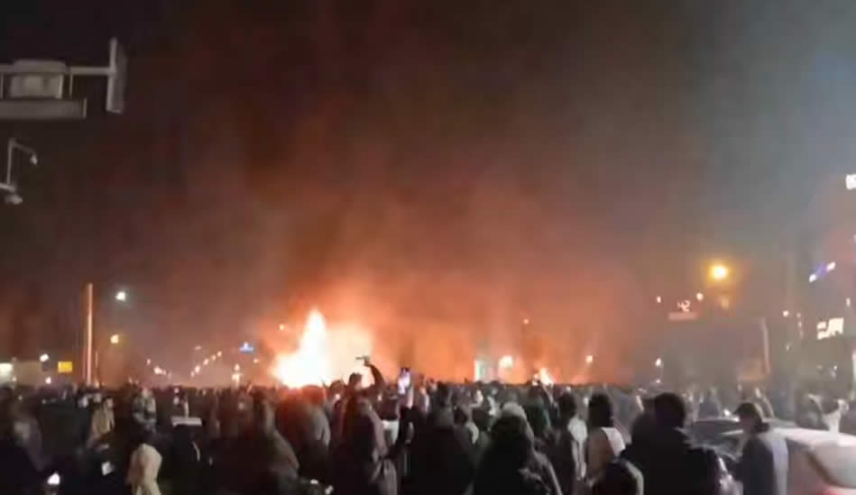 İran’da gösteriler 12. gününde: Ülke çapında internet kesildi