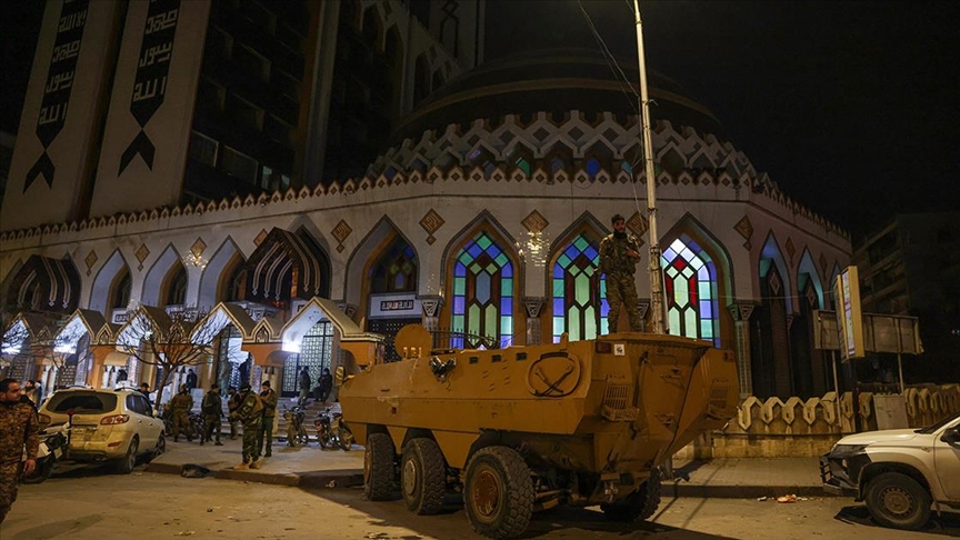 Suriye ordusu, YPG/SDG işgalindeki mahallelerden Eşrefiyye ve Beni Zeyd'de büyük ölçüde kontrolü sağladı