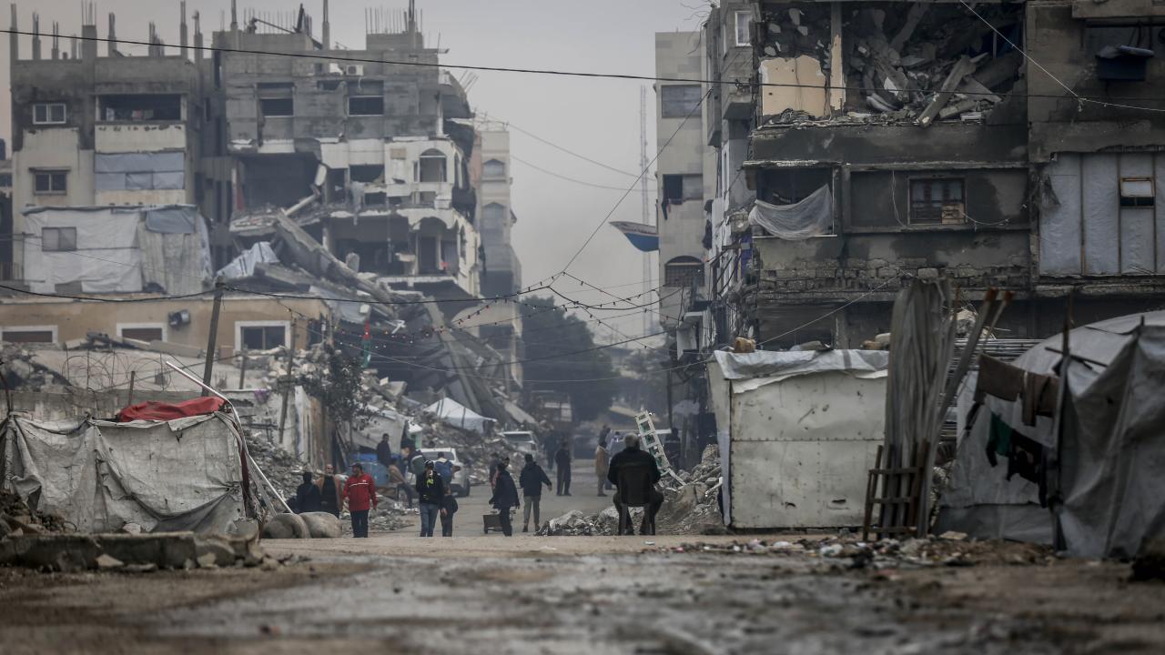 Katil İsrail'in Gazze'deki saldırılarında 15 Filistinli hayatını kaybetti