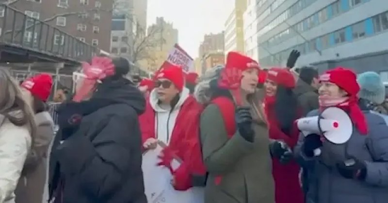 ABD'nin en büyük şehrinde 15 bin hemşire iş bıraktı