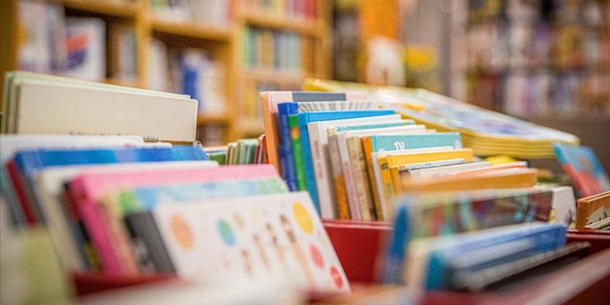 İsrailli "yerleşimci-işgalci" kelimelerini kullanan Fransız yayınevi baskılar sonucu kitaplarını toplattı