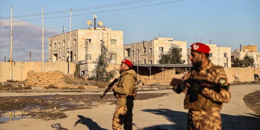 Suriye İçişleri Bakanlığı: Rakka'daki Aktan Hapishanesi'ni teslim aldık