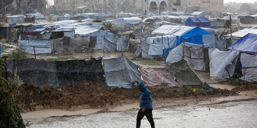 Gazze'de yüz binlerce Filistinli soğuk ve yağışlı hava koşullarına maruz kalıyor