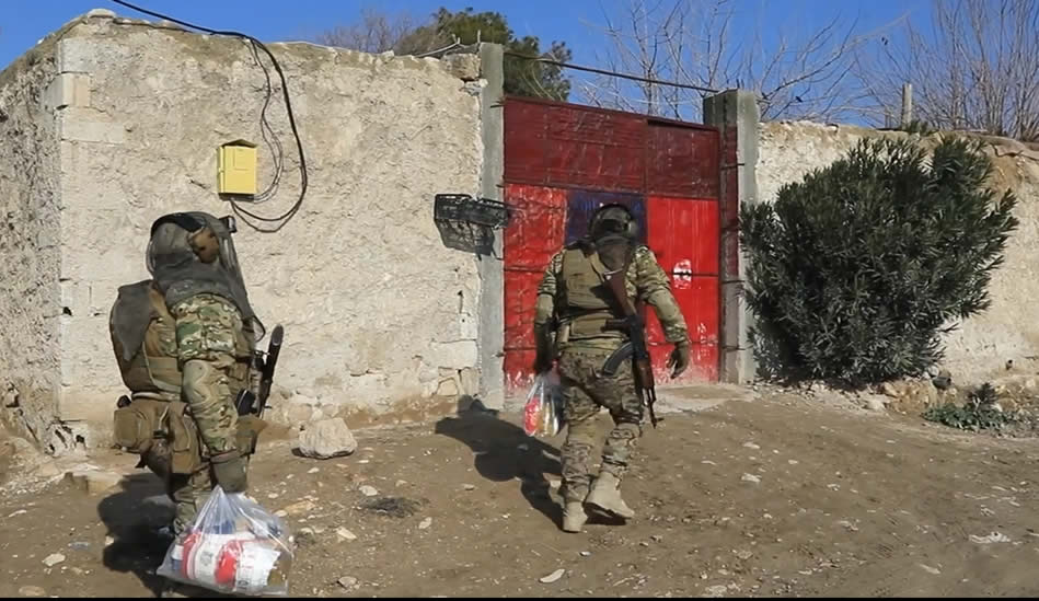 Suriye ordusu, Münbiç’in köylerine yardım dağıttı