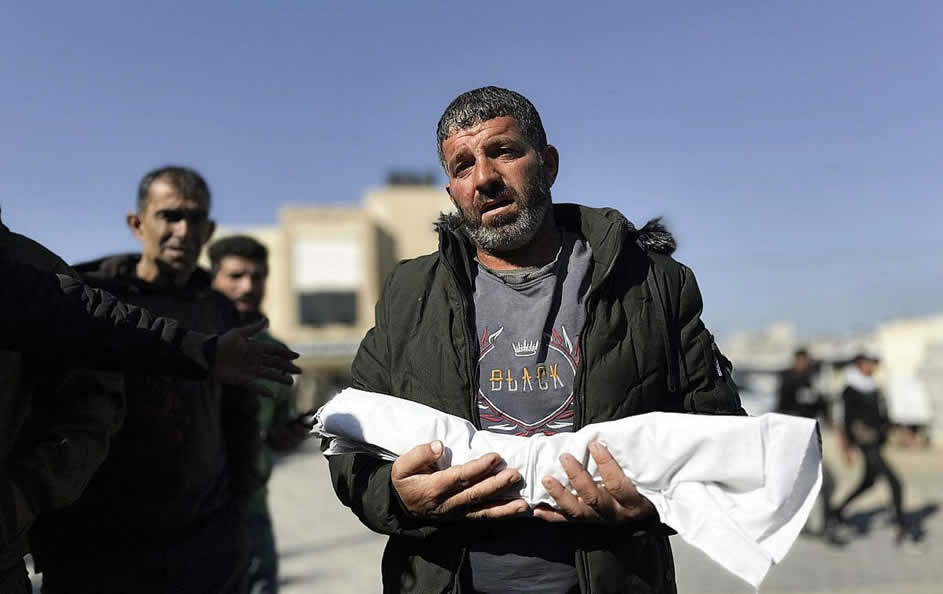 'Nemli çadır sendromu' Gazze'deki bebeklerin ölümüne neden oluyor