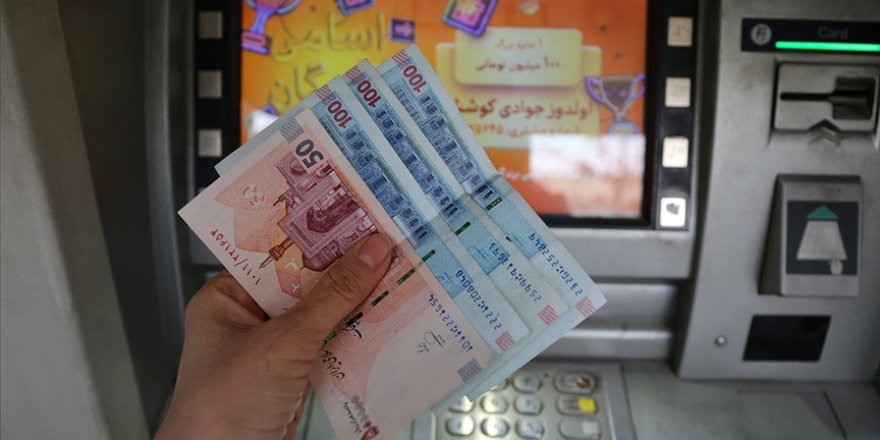 İran'da 1 dolar 153 bin tümene yükseldi