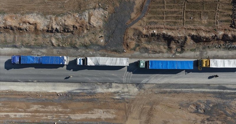 Suriye hükümetinin açtığı insani koridordan Kamışlı'ya yardımlar gönderiliyor