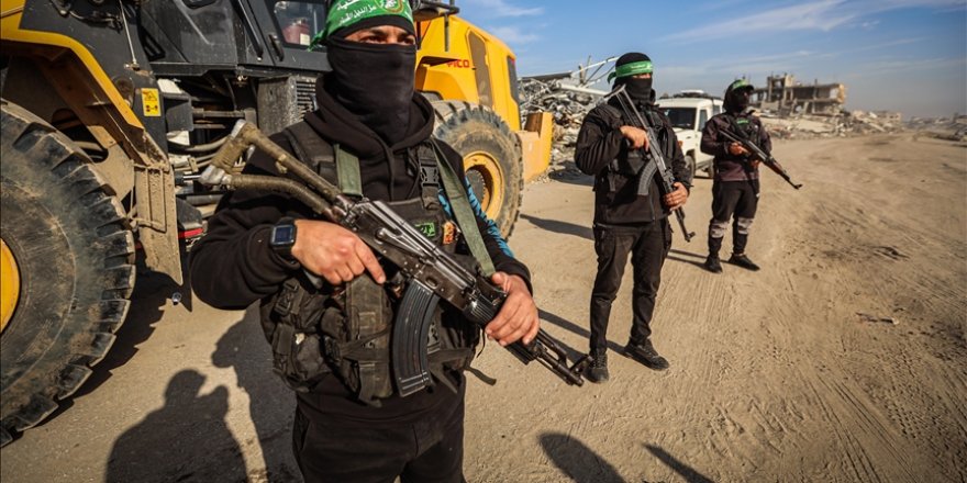 Hamas: İsrail Gazze’de yerinden edilmiş sivillerin çadırlarını vurarak ateşkesi hedef alıyor