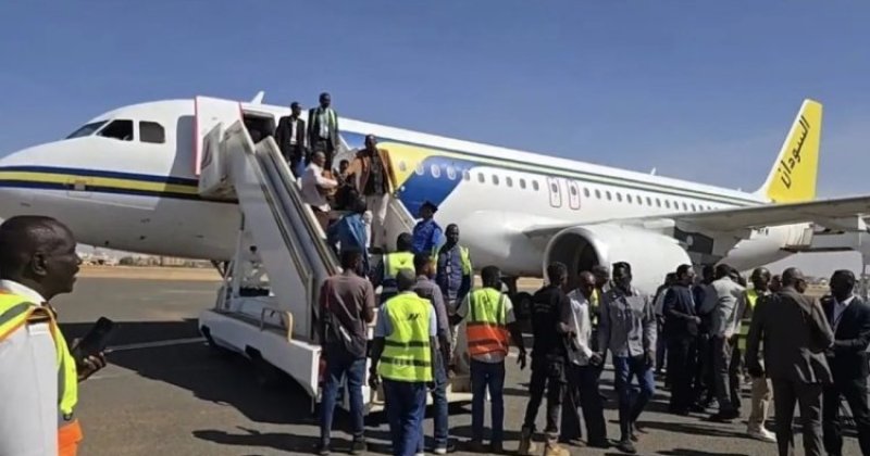 Hartum Havalimanı 900 gün sonra yeniden uçuşlara açıldı