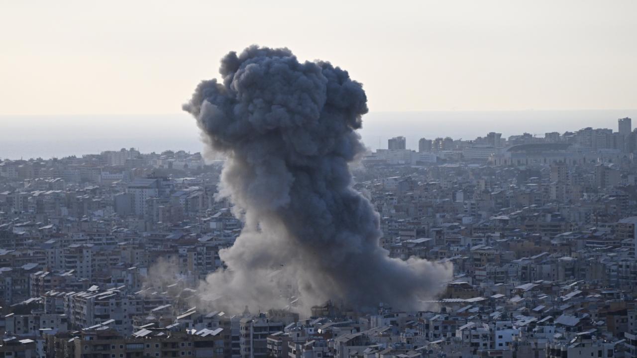 UNIFIL: İsrail uçaklarından Lübnan'ın güneyine içeriği bilinmeyen kimyasal maddeler atıldı