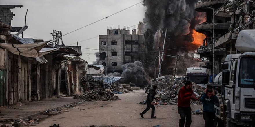 Soykırımcı İsrail, ateşkese rağmen Gazze’ye yönelik saldırılarını sürdürüyor