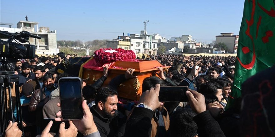 Pakistan'da cuma namazı sırasında camide meydana gelen patlamada ölü sayısı 36'ya çıktı