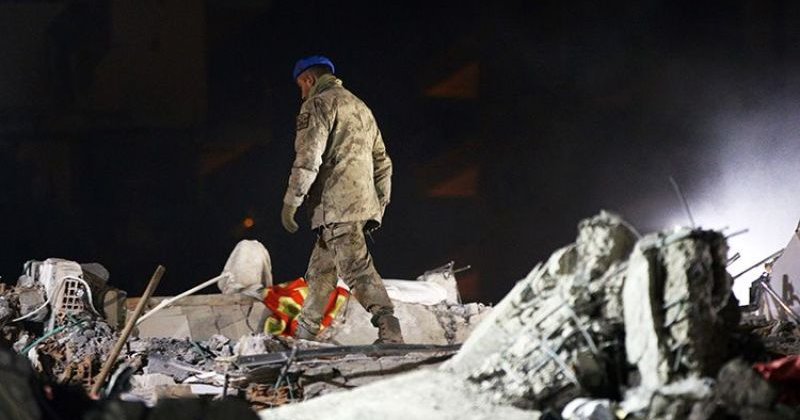 Enkazda insan yerine irtica arayan akıl