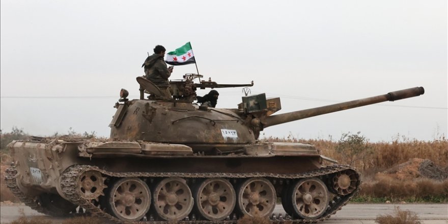 Suriye hükümeti ABD'nin çekildiği stratejik Tenef Üssü'nü teslim aldı