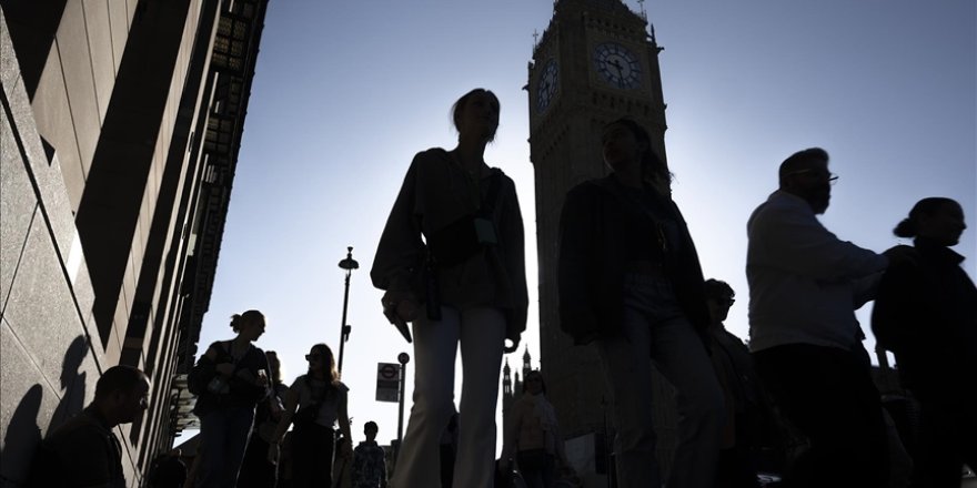 Avrupalıların üçte ikisi ülkelerinin tehdit altında olduğunu düşünüyor