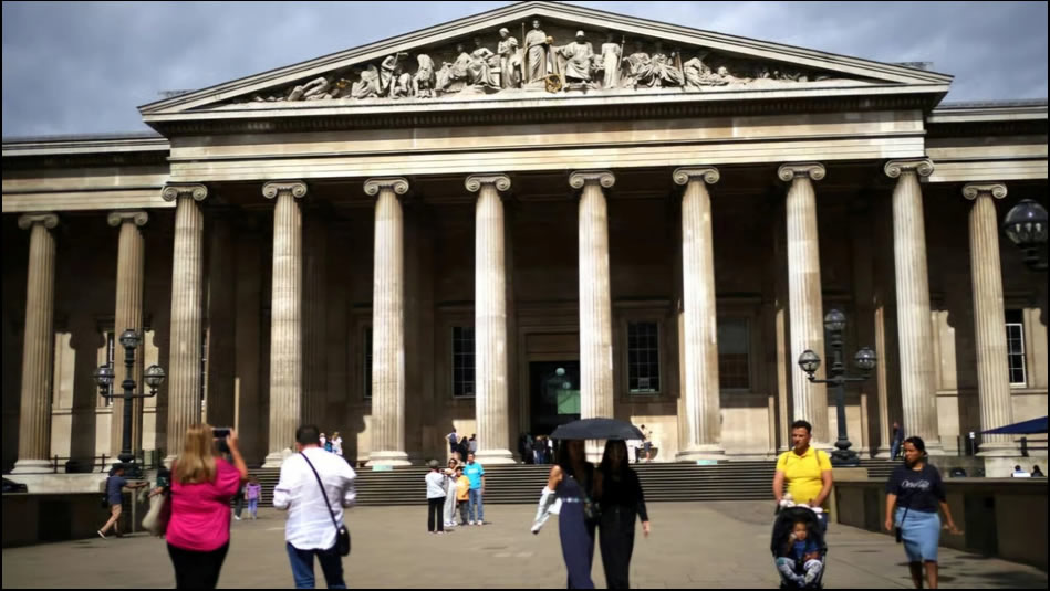 Britanya Müzesi, sergilerden 'Filistin'e yapılan atıfları kaldırdığı için eleştiriliyor