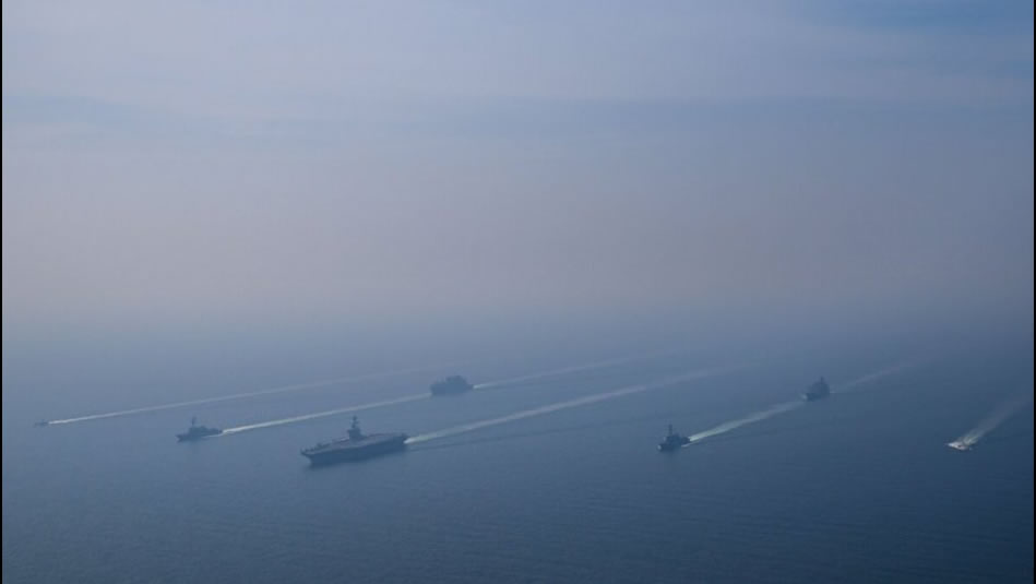 Füzeler, uçak gemileri ve kırmızı çizgiler. Bakalım ilk kim gözünü kırpacak?