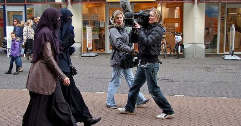 Hollanda’da Müslüman gençler günlük ayrımcılıkla karşı karşıya