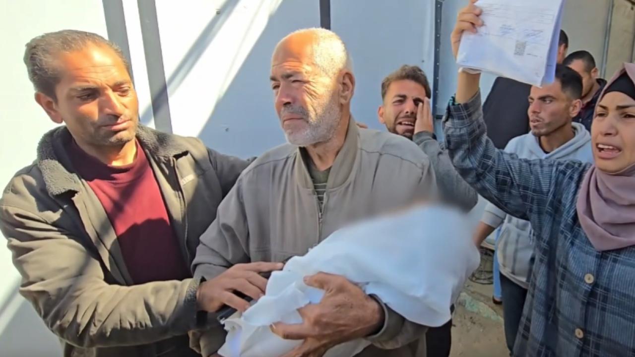 Katil İsrail'in çıkışına izin vermediği 2 yaşındaki Nidal vefat etti