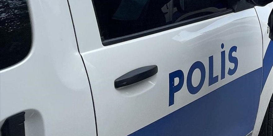 İstanbul'daki uyuşturucu soruşturmasında yakalanan 9 sözleşmeli erden 3'ü tutuklandı