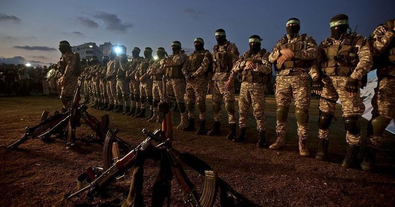 Mümin savaş meydanında bile Allah’ı zikreden kişidir