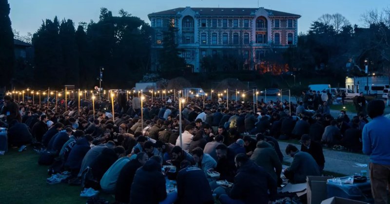 Boğaziçi  Üniversitesi'nde  "Geleneksel Ramazan İftarı" düzenlendi