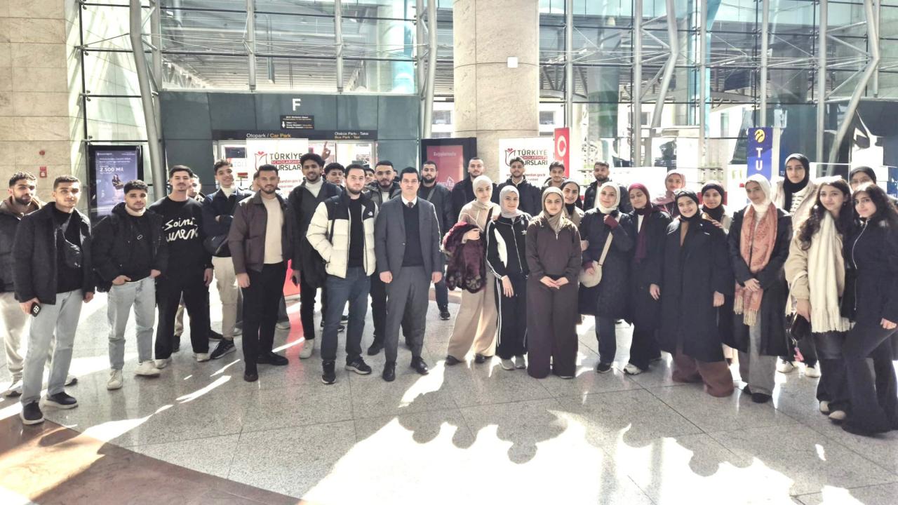 Türkiye'de üniversite eğitimi alacak Filistinli öğrenciler, Türkiye'ye geldi