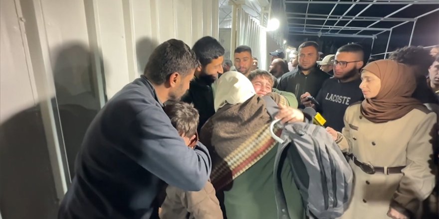 İsrail'in 20 günün ardından kısıtlı şekilde açtığı Refah'tan 28 Filistinli Gazze'ye döndü