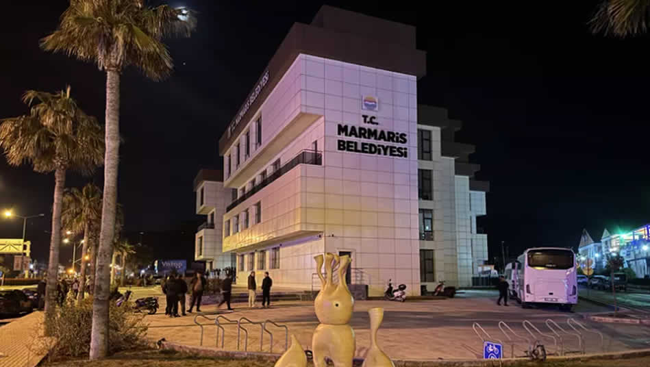 Marmaris belediyesine rüşvet operasyonu: 3 gözaltı