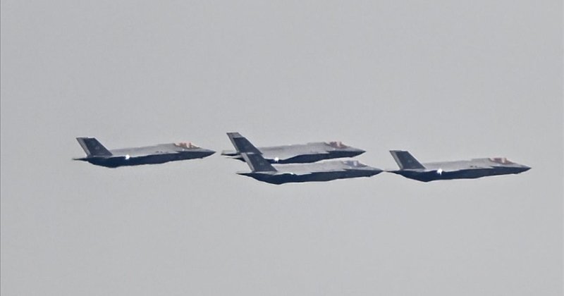 İspanya, İran'a yönelik saldırılara katılan ABD uçaklarına hava sahasını kapattı