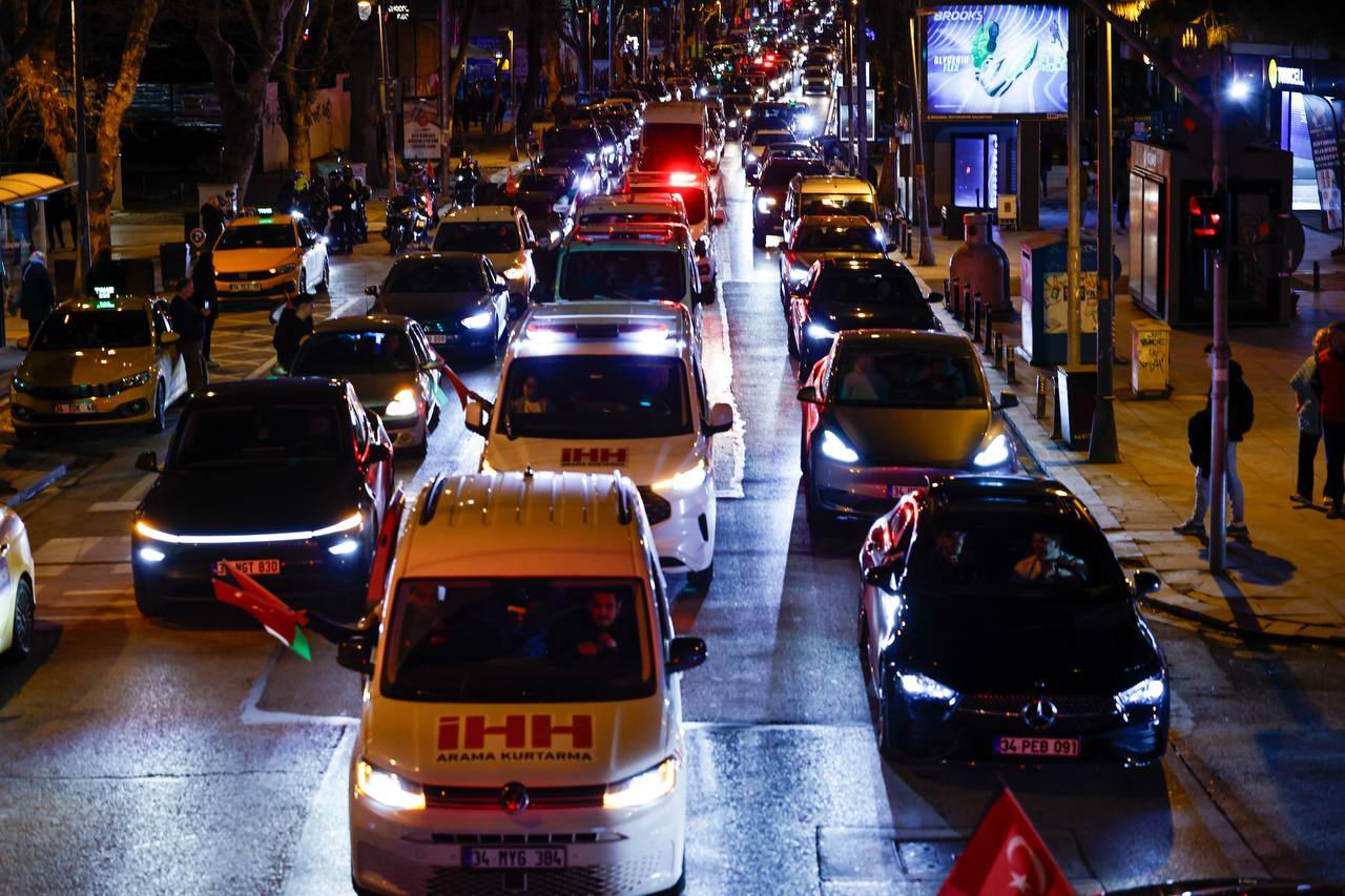 İstanbul’da yüzlerce araçla Gazze konvoyu