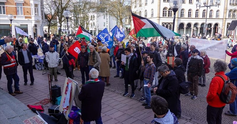 Almanya'da Volkswagen'in İsrail için silah üreteceği iddiası Osnabrück'te protesto edildi