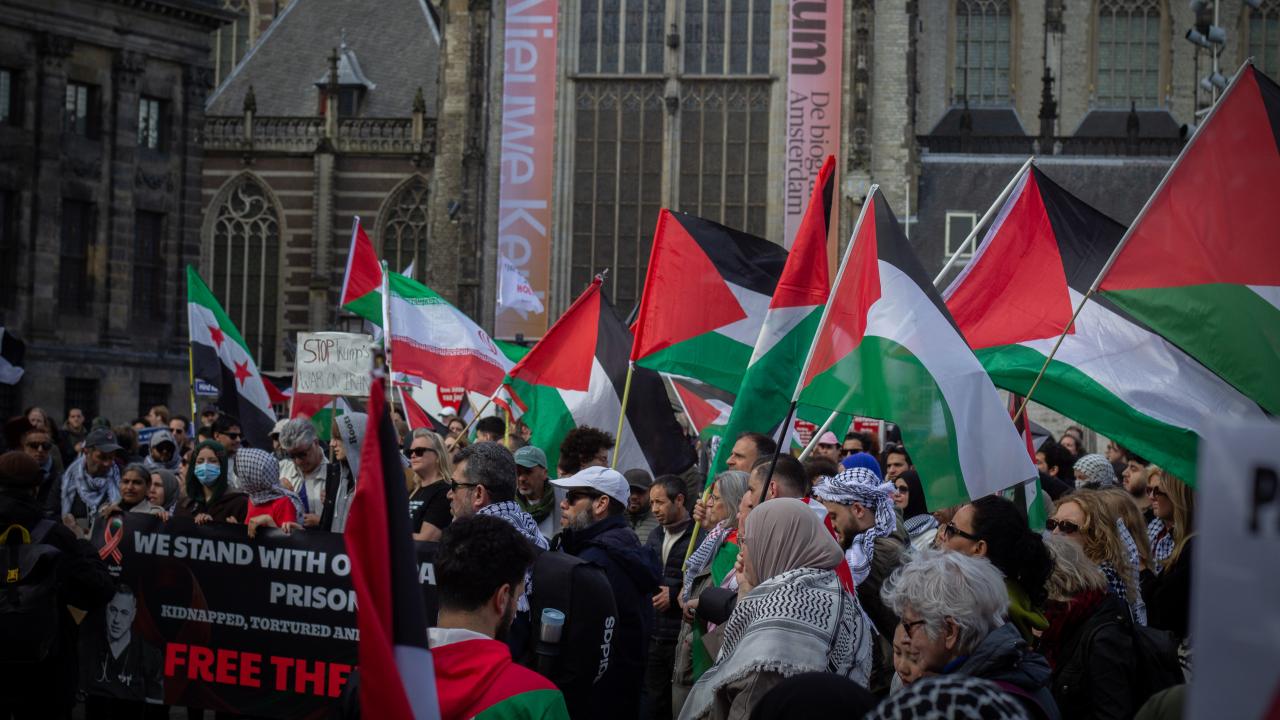 Katil İsrail dünyada protesto edildi