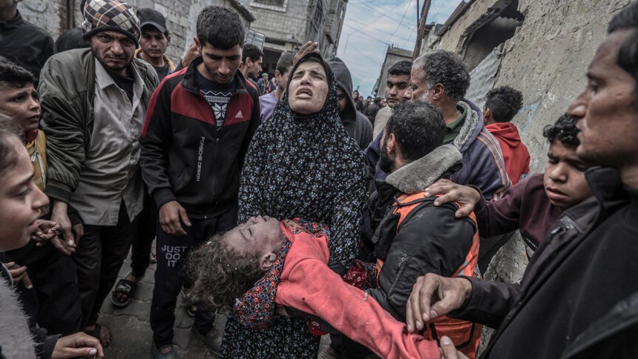 Katil İsrail 2 yılda 21 bin Filistinli çocuğu katletti