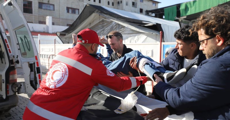 İşgal rejimi Refah Kapısı’nı yine kapatarak geçişleri askıya aldı