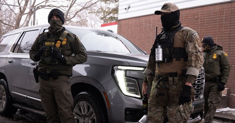 ABD'de ICE ekipleri, gözaltı operasyonunda bir kişiyi vurarak yaraladı