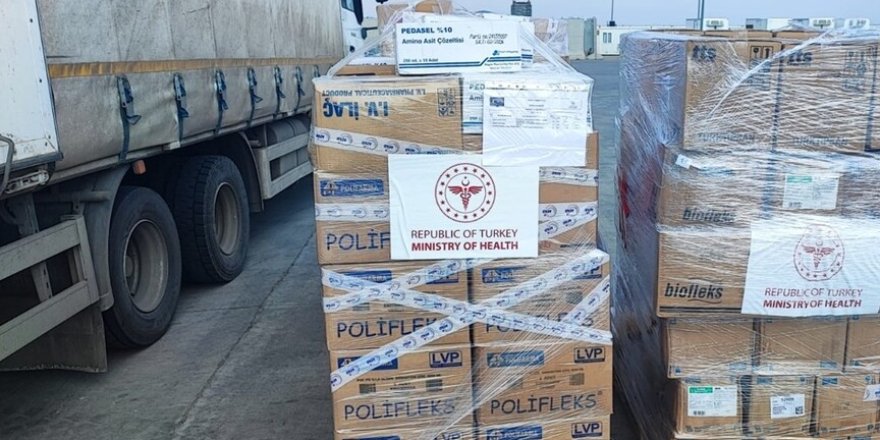 Türkiye'den tıbbi malzeme taşıyan 3 yardım tırı İran'a hareket etti