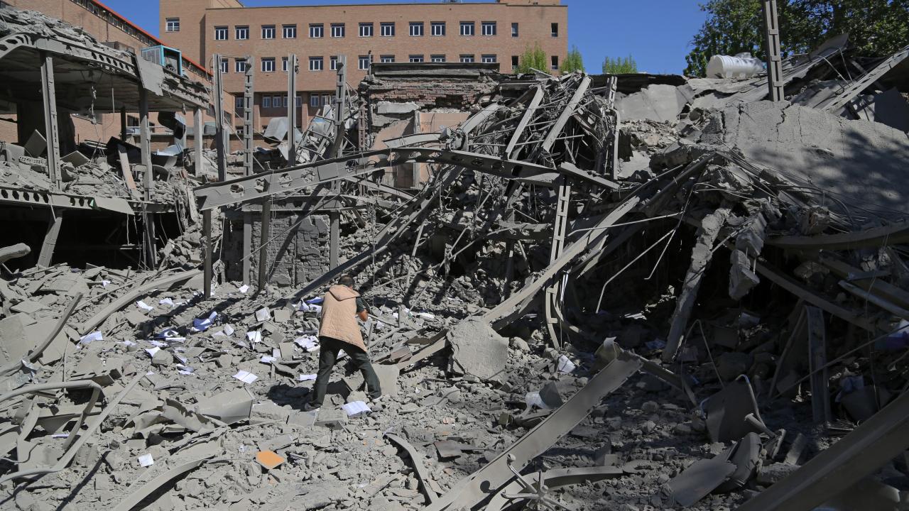 Tahran Belediye Başkanı: ABD ateşkesi ihlal etti