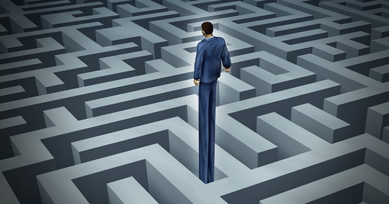 Büyük davayı küçük meselelerde boğmak