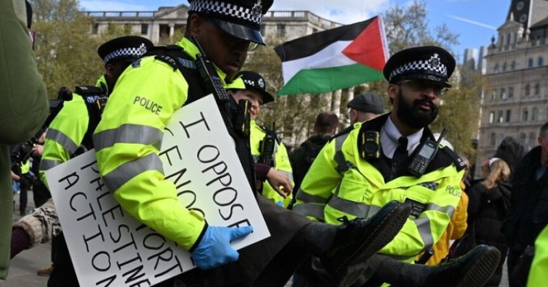 Londra'da "Palestine Action" grubuna destek eyleminde 523 kişi gözaltına alındı