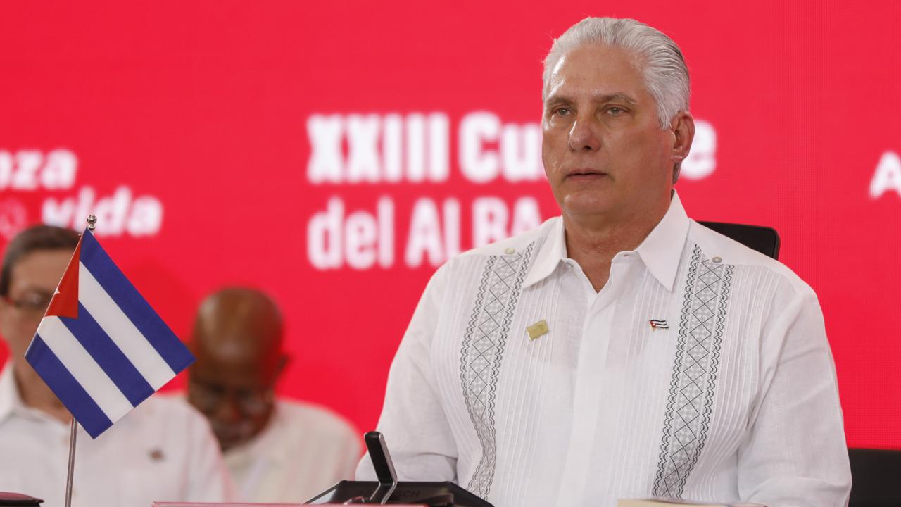 Küba Devlet Başkanı Canel: ABD işgali halinde kendimizi savunuruz