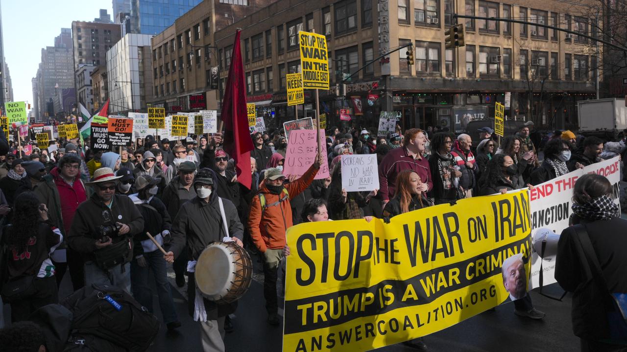 ABD'liler, Trump'ın İran'a ilişkin politikalarına katılmıyor