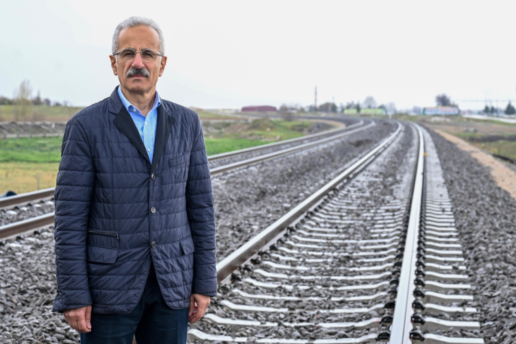 Suriye sınırındaki 350 kilometrelik hat tren trafiğine açıldı