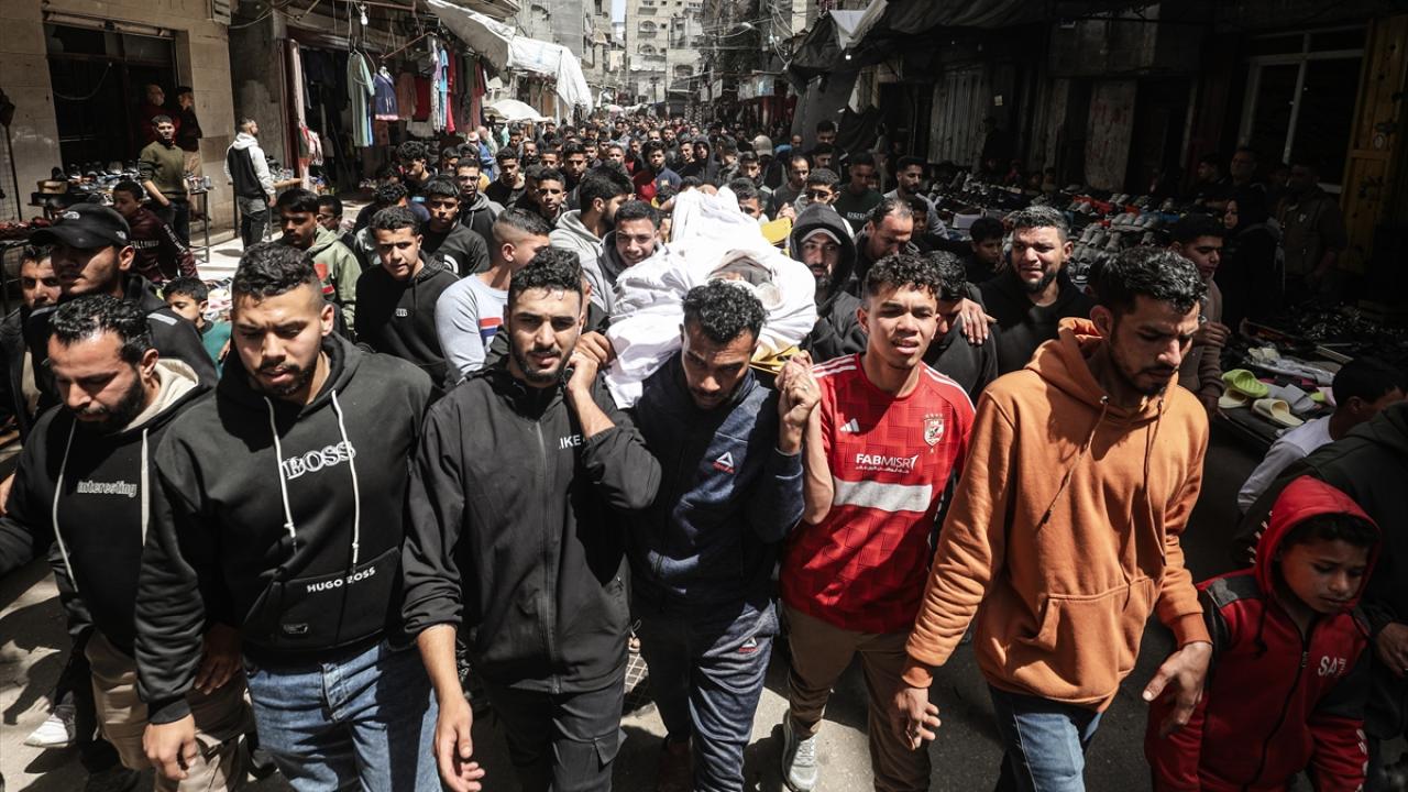 Katil İsrail, 28 Şubat'tan bu yana Gazze'de 241 Filistinliyi daha katletti