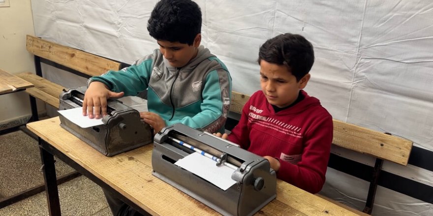 Muhammed, Gazze dışında tedavi olmayı bekleyen 20 binden fazla hasta ve yaralıdan sadece biri