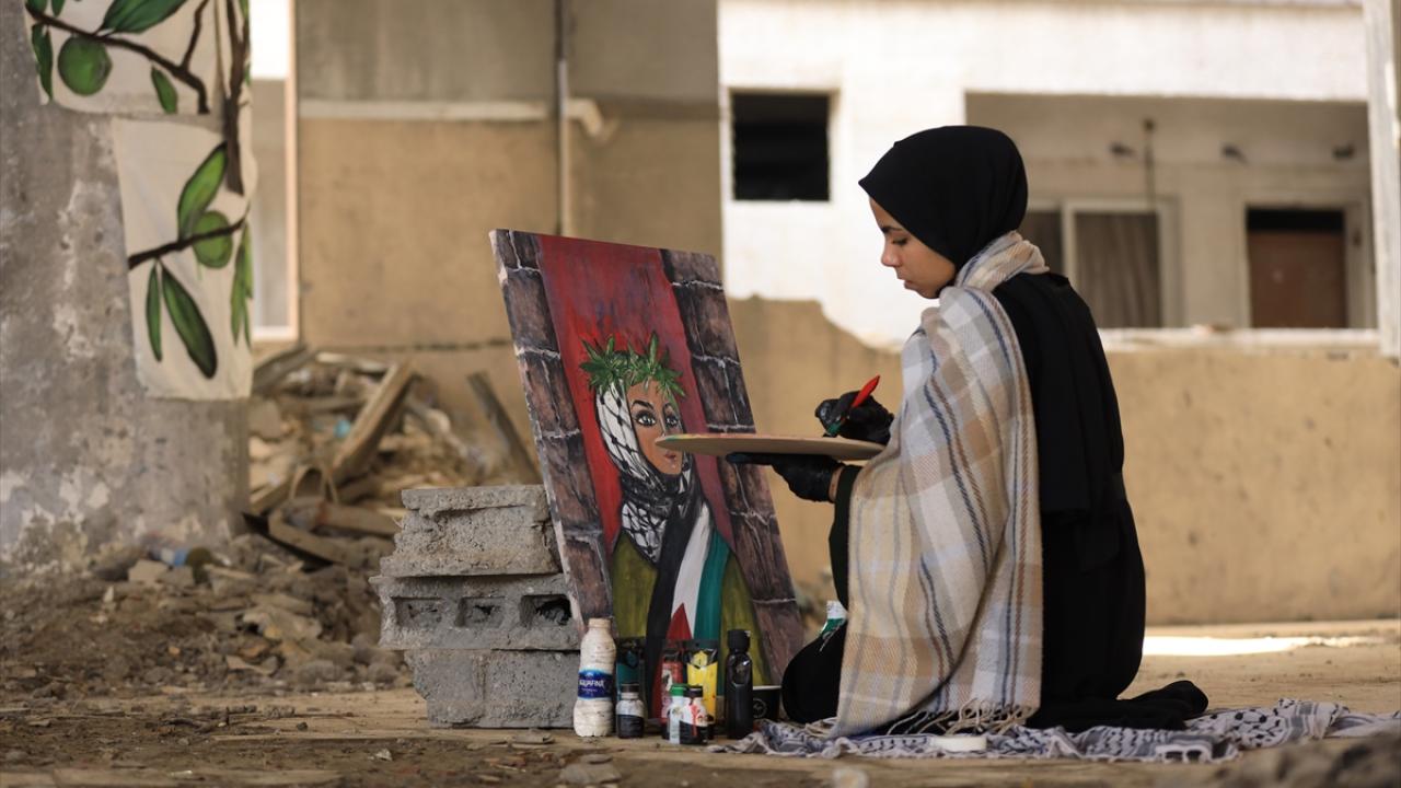 İşgalci İsrail'in Gazze ablukası yüzlerce öğrencinin geleceğini karartıyor