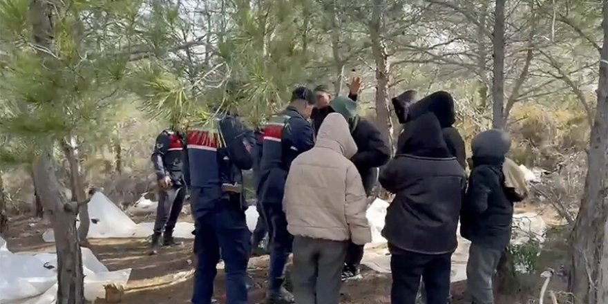 Göçmen kaçakçılarına yönelik operasyonlarda 89 şüpheli tutuklandı