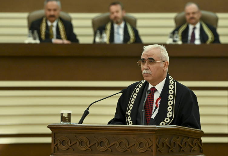 AYM başkanı Kadir Özkaya: Adalet kainatın direğidir!
